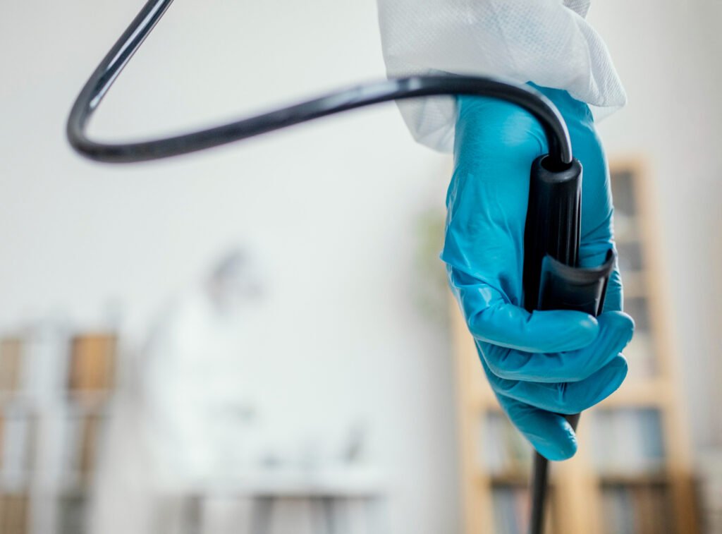 Na maioria dos casos, a equipe médica realiza a endoscopia com sedação, proporcionando mais conforto durante o procedimento. Além disso, os profissionais monitoram o paciente continuamente, garantindo segurança do início ao fim do exame.